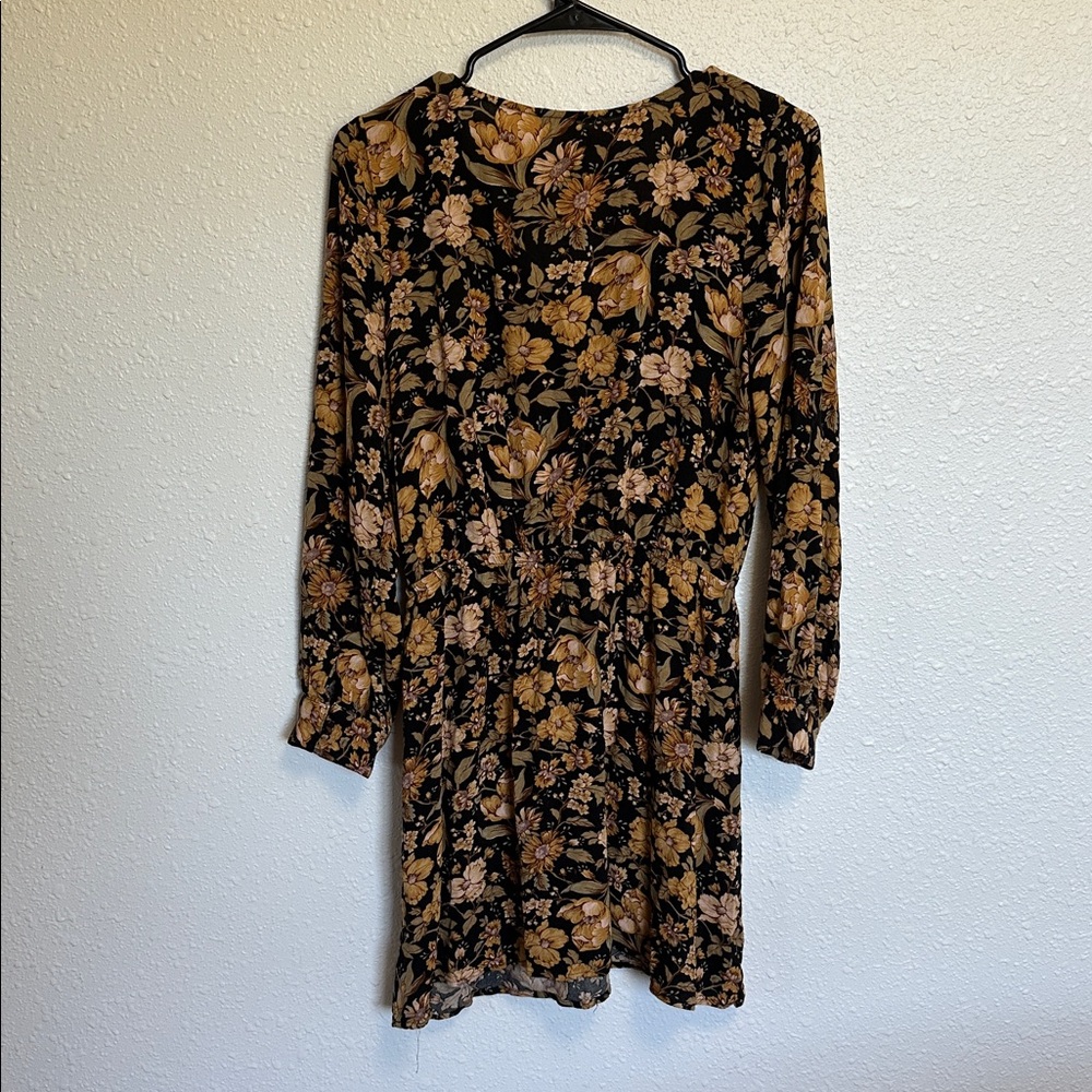 American Eagle Outfitters Black Gold Floral Faux Wrap Tunic Size Medium Tall - Picture 5 of 9